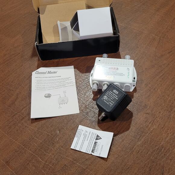 Channel Master Video Amplifier 2 Way Mini Digital  Model CM-3412, - Picture 2 of 13